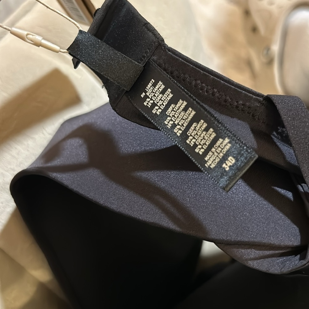 SKIMS NWT Wireless Form Plunge Push-Up Bra Onyx Black 32DD (1891) - Picture 6 of 6
